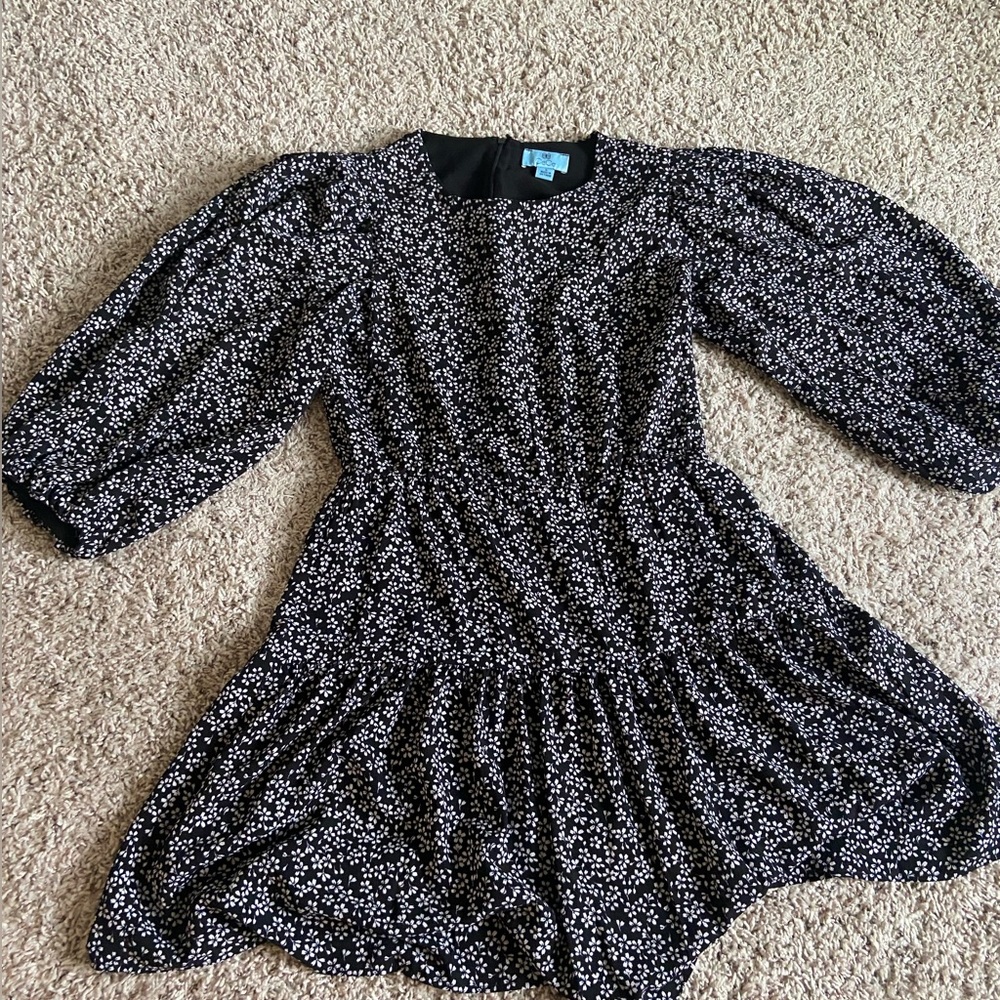 Cece dress mid length size Small black and white *like new*